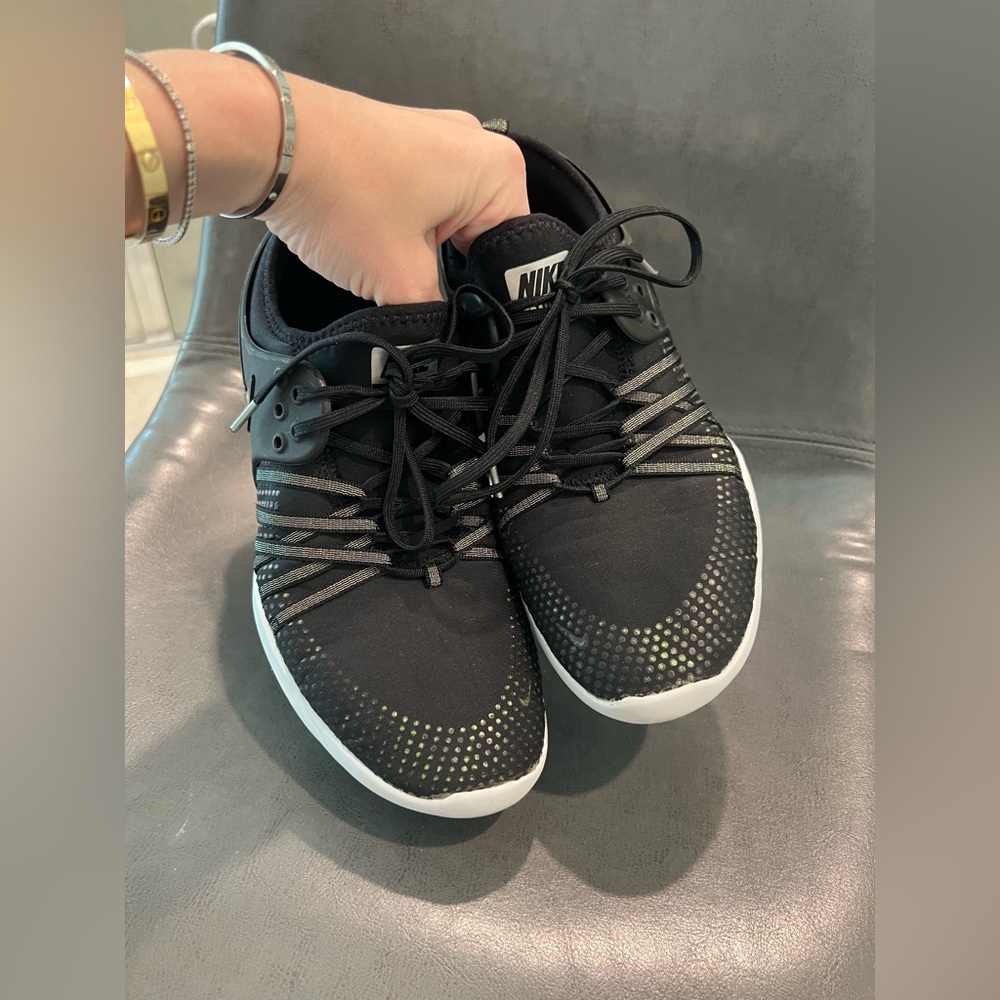 Nike Women's Free TR 7 MTLC Black Athletic Shoes Sneaker - Picture 10 of 11